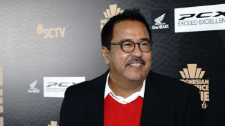 Balik Jadi Penulis, Rano Karno Raih Penghargaan