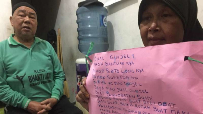Mumun Sumiati, wanita yang menjajakan ginjalnya untuk membiayai pengobatan sang suami, saat ditemui di rumahnya di kawasan Rawa Indah, Pondok Terong, Kecamatan Cipayung, Depok, Jawa Barat, Rabu, 10 April 2019.