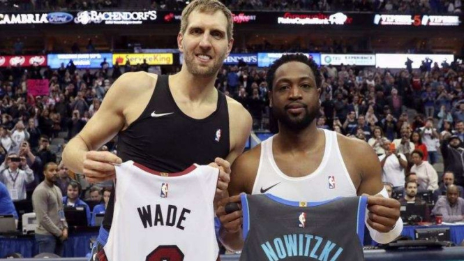 Dua bintang NBA, Dirk Nowitzki (kiri) dan Dwyane Wade (kanan)