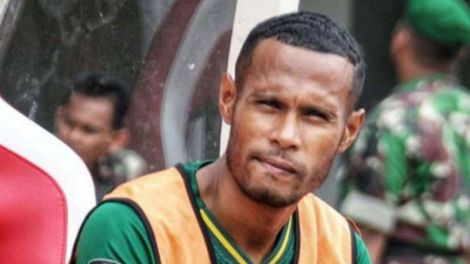 Bek Bhayangkara FC, Ruben Sanadi.