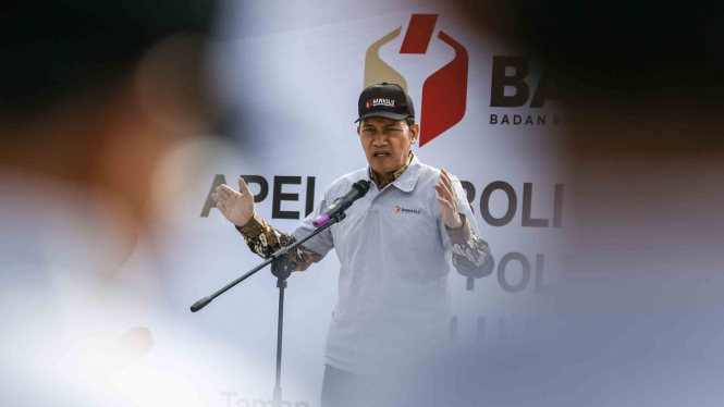 Wakil Ketua Komisi Pemberantasan Korupsi (KPK) Saut Situmorang memberikan arahan kepada peserta apel patroli pengawasan anti politik uang Pemilu 2019 di Lapangan Banteng, Jakarta