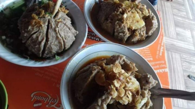 Bakso konro dan bakso rendang di Bakso Ngangenin