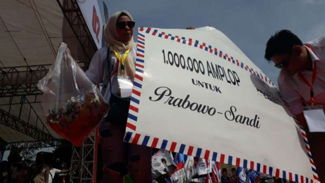 Simpatisan berikan '1.000.000 amplop untuk Prabowo-Sandi'.