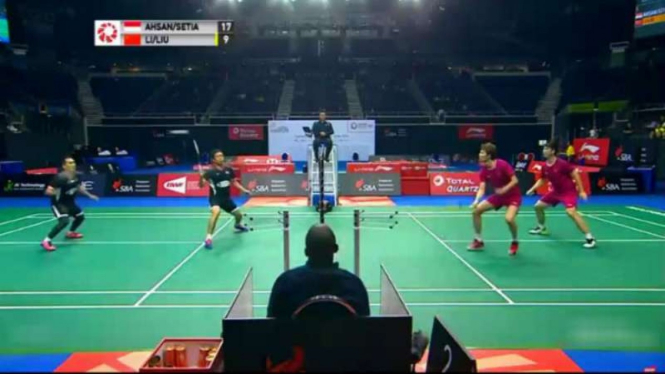 Ahsan/Hendra vs Li/Liu di semifinal Singapore Open 2019.