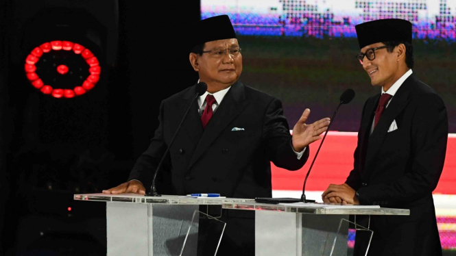 Pasangan nomor urut 02 Prabowo Subianto dan Sandiaga Uno  mengikuti debat kelima  Pilpres 2019 di Hotel Sultan, Jakarta, Sabtu, 13 April 2019.