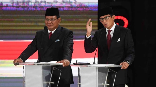 Pasangan nomor urut 02 Prabowo Subianto dan Sandiaga Uno  mengikuti debat kelima  Pilpres 2019 di Hotel Sultan, Jakarta, Sabtu, 13 April 2019.