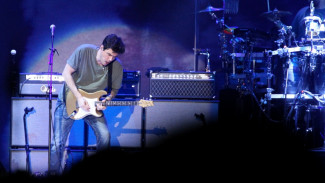 John Mayer Ngaku Suka Main Gitar Tanpa Busana Setelah Berhubungan Intim