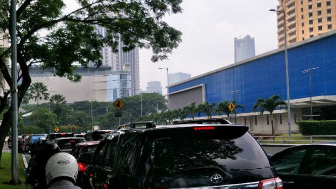 Saat kemacetan di kawasan SCBD Jakarta, Senin, 15 April 2019.