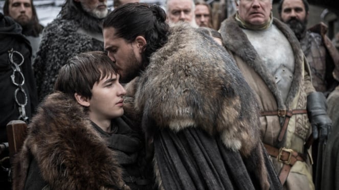 Bran Stark (Isaac Hempstead) dan Jon Snow (Kit Harington) di Game of Thrones.