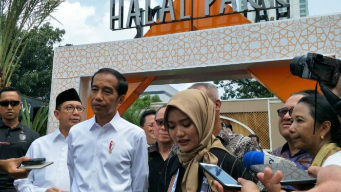 Presiden Jokowi resmikan Halal Park di Senayan. 