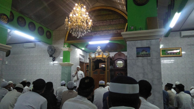 Ceramah di dalam masjid