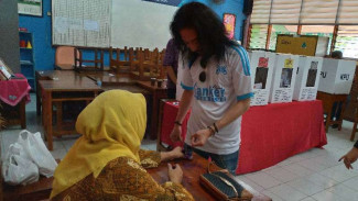 Santainya Personel Slank Nyoblos di Potlot