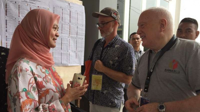 Duta Besar Australia untuk Indonesia, Gary Quinlan memantau pelaksanaan pemilu