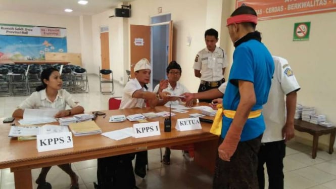 Pemungutan suara pemilu di Rumah Sakit Jiwa (RSJ) Bangli, Bali, Rabu, 17 April 2019.