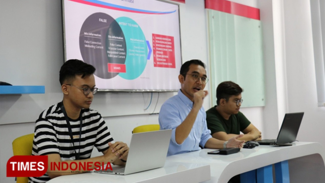 Direktur Center for Digital Society (CfDS) Fisipol UGM, Dr Dedy Permadi. (FOTO: Ahmad Tulung/TIMES Yogyakarta)