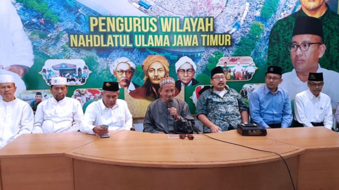KH Agoes Ali Masyhuri, salah satu pengurus PWNU Jatim menyampaikan pesan kebangsaan pasca Pemilu 2019, di Kantor PWNU Jatim, Surabaya, Kamis (18/4/2019).(Foto : Istimewa)