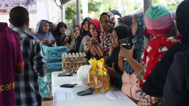Pemerintah Kota Banda Aceh menggelar pasar murah jelang Ramadan.