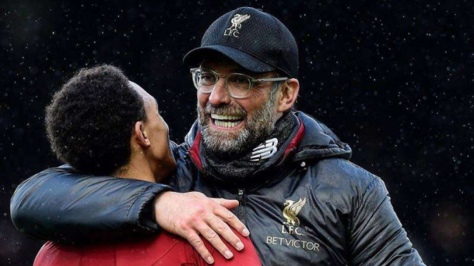 https://thumb.viva.co.id/media/frontend/thumbs3/2019/04/20/5cba946f53401-manajer-liverpool-juergen-klopp_665_374.jpg