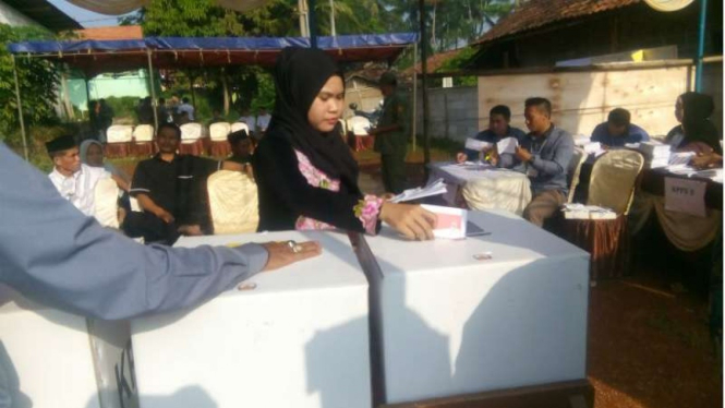 Pemungutan suara ulang di Desa Bunar di Kalimulya, Tangerang