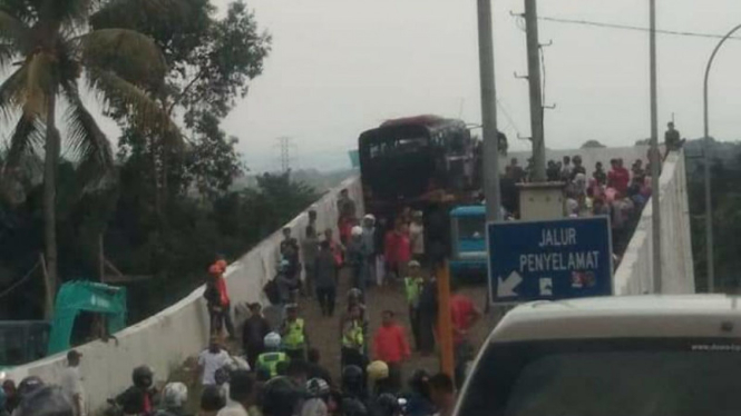 Kecelakaan bus di Puncak Minggu 21 April 2019