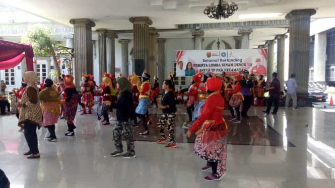 Lomba Senam Denok Antar Ibu PKK dalam Rangka HUT 472 Kota Semarang di Balaikota 