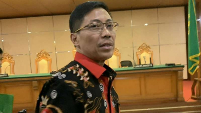 Bupati Cirebon nonaktif Sunjaya Purwadisastra dituntut 7 tahun penjara.