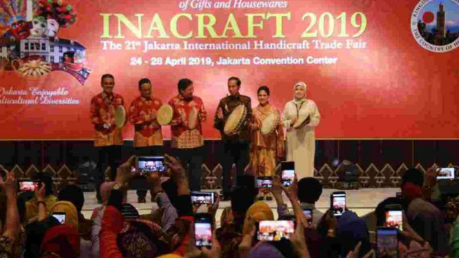 Presiden Joko Widodo dan Gubernur DKI Jakarta Anies Baswedan