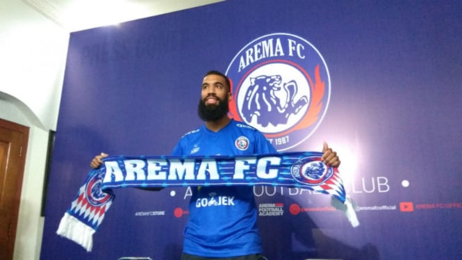 Striker anyar Arema FC, Sylvano Comvalius