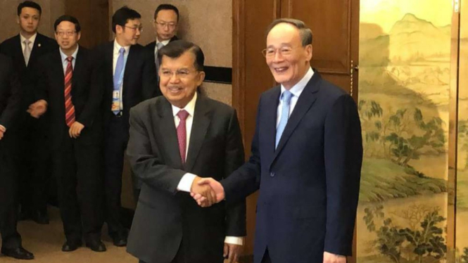Wakil Presiden Jusuf Kalla bersama Wakil Presiden China Wang Qishan di Beijing.