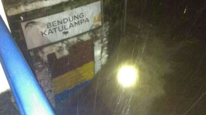 Bendung Katulampa, Bogor, Kamis, 25 April 2019 malam.