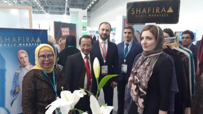 Brand busana Muslim, Shafira memamerkan koleksinya di Rusia 