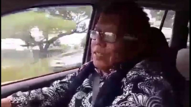 Samiun Achmad, warga Makassar, dalam satu rekaman videonya yang berisi pernyataan tentang rumor huru-hara setelah pengumuman hasil pemilu presiden 2019.