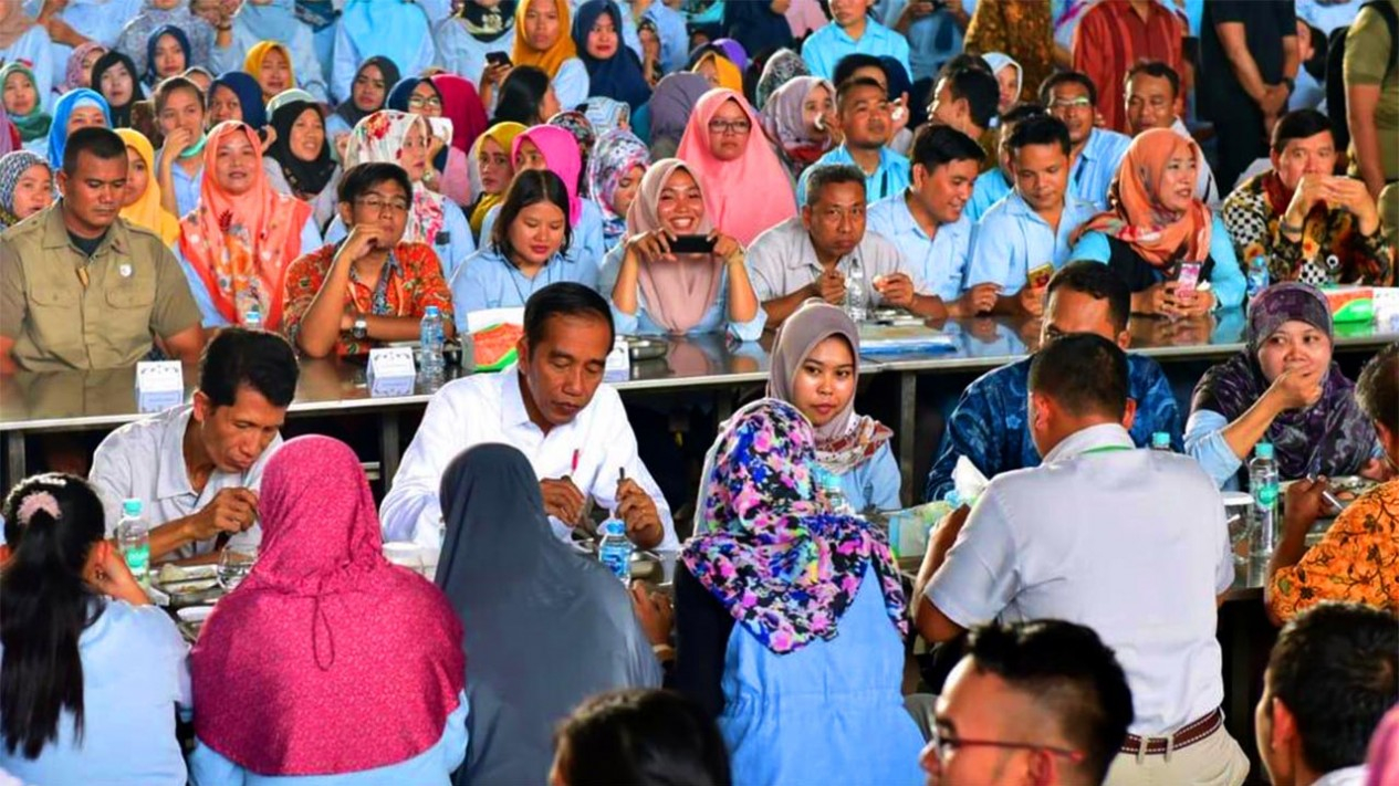 Foto Jokowi Dapat Rapor Merah Dalam Isu Kesejahteraan Petani Buruh