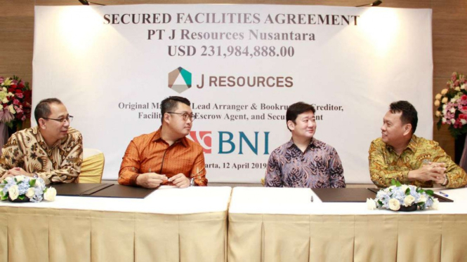Perjanjian pinjaman sindikasi antara J Resources dan BNI.