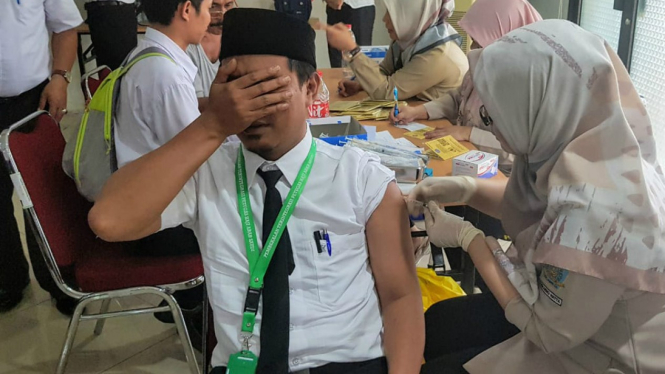 Petugas Haji divaksin Meningitis