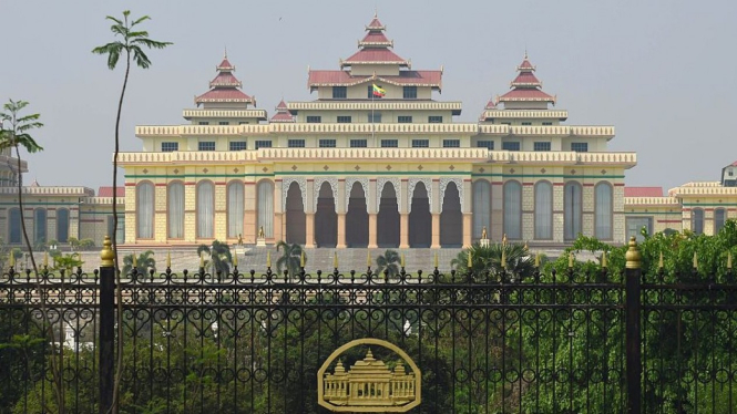 Gedung-gedung megah di ibu kota baru Myanmar, Naypyidaw, masih kekurangan penghuni.-Getty Images