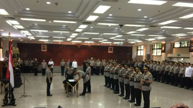  Kapolri Jenderal Polisi Tito Karnavian memimpin acara serah terima jabatan.