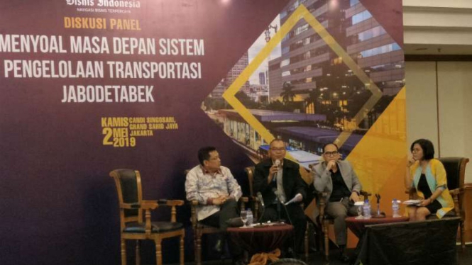 Diskusi panel tentang transportasi Jabodetabek di Jakarta/