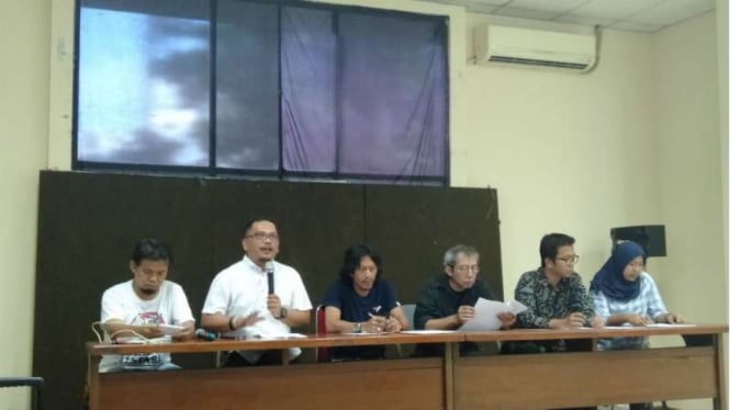 Konferensi pers pemukulan di May Day