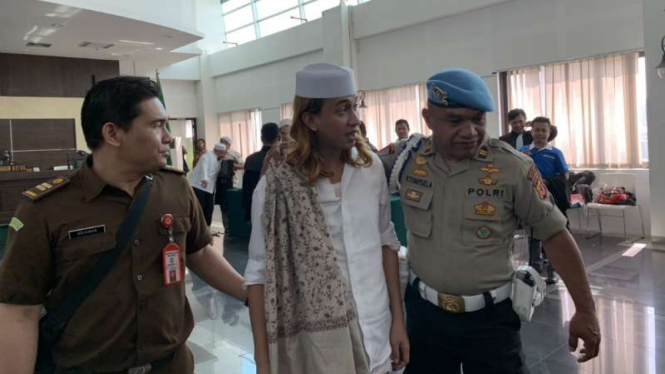 Terdakwa penganiayaan anak di bawah umur, Bahar bin Smith, usai sidang di Pengadilan Negeri Bandung, Jawa Barat, Kamis, 2 Mei 2019.