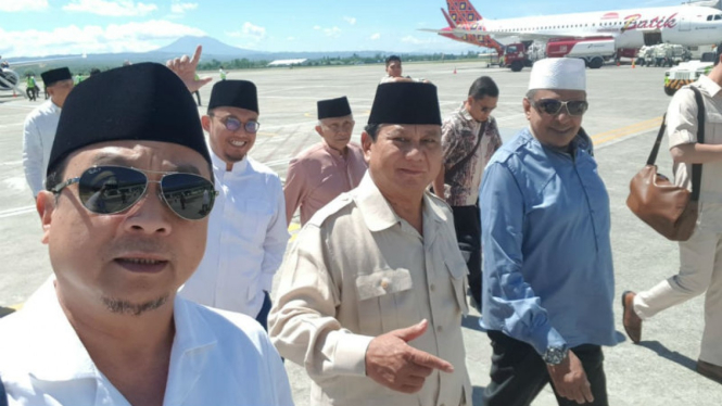 Prabowo Subianto didampingi pimpinan BPN mengunjungi Aceh, Jumat 3 Mei 2019.