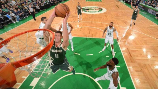 Pertandingan Playoff NBA 2019 antara Milwaukee Bucks melawan Boston Celtics