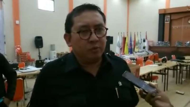 Wakil Ketua Umum Partai Gerindra Fadli Zon saat meninjau kantor KPU Kabupaten Bogor, Jawa Barat, Sabtu malam, 4 Mei 2019.