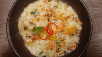 RESEP: Bubur Manado Lezat Khas Hotel Bintang Lima