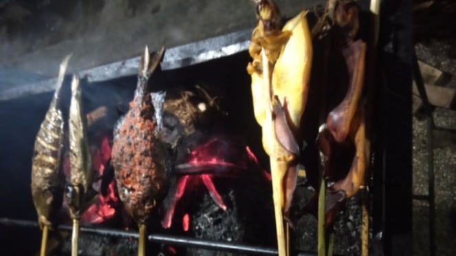 Ikan bakar di Pantai Loang Baloq di Kota Mataram, NTB