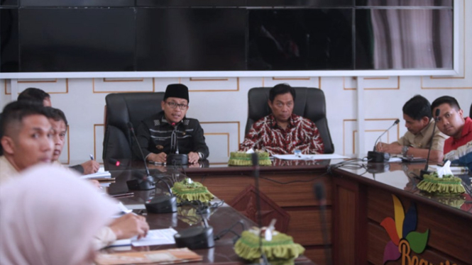 Wali Kota Malang, Sutiaji memimpin apat Koordinasi Tim Pengendali Inflasi Daerah (TPID), Senin (6/5/2019). (FOTO: Humas Pemkot Malang)