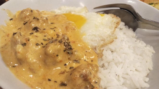 Nasi Ayam Telur Asin Pavaroti