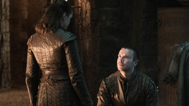 Arya Stark (Maisie Williams) dan Gendry (Joe Dempsie) dalam Game of Thrones.
