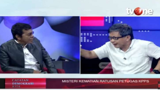 Rocky Gerung dan Adian Napitupulu debat soal misteri kematian para petugas KPPS dalam progam Catatan Demokrasi Kita yang tayang di tvOne.