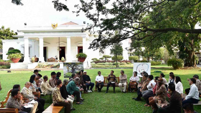 Sorot jakarta istana merdeka